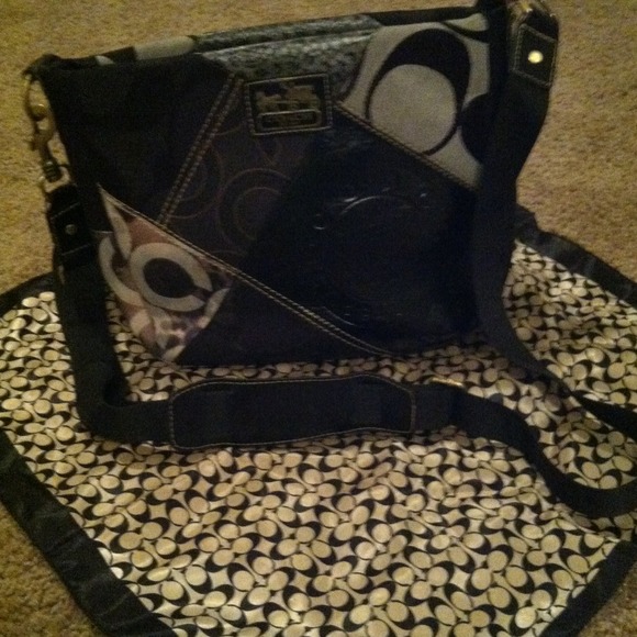 Coach purse (believe its knockoff)