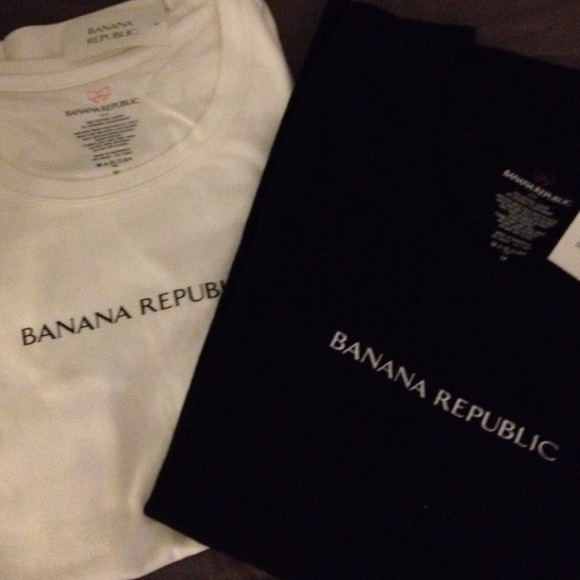 NWT Banana Rebublic logo tees