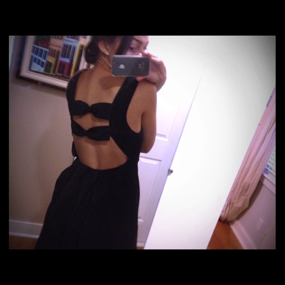 Hepburn-esque bow dress