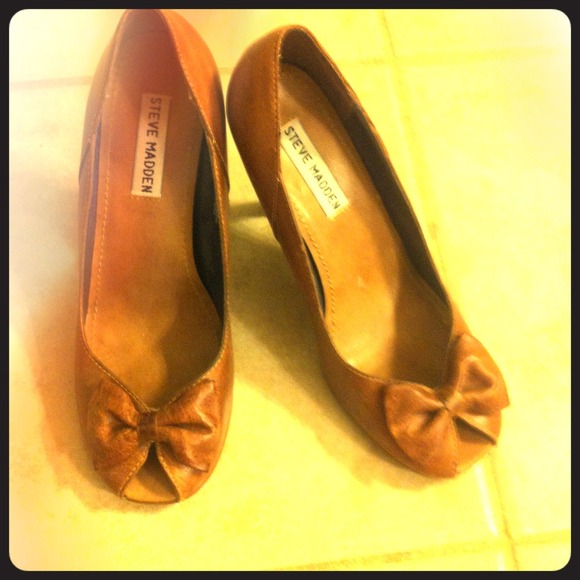 ✅Steve madden tan heels 6.5 - Picture 1 of 3