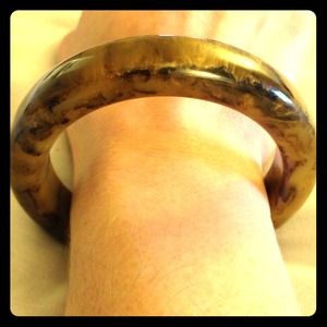 Vintage marbleized chunky Bakelite bangle bracelet