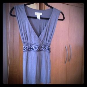 Gray sleeveless cross chest dress shirt