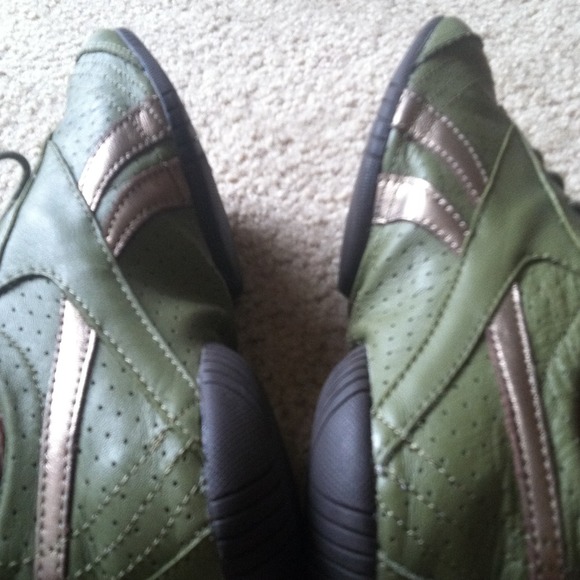 Comfy reebok shoes