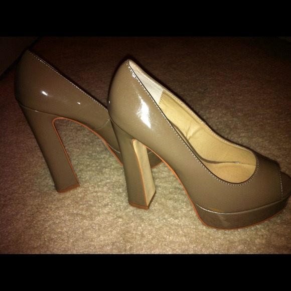 REDUCED Steve Madden Heels!!