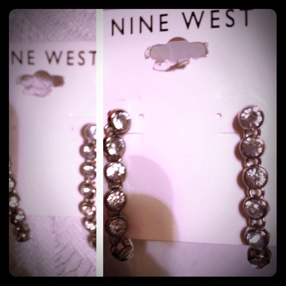 ❌❌sold❌❌💎Brand new nine west earrings!!