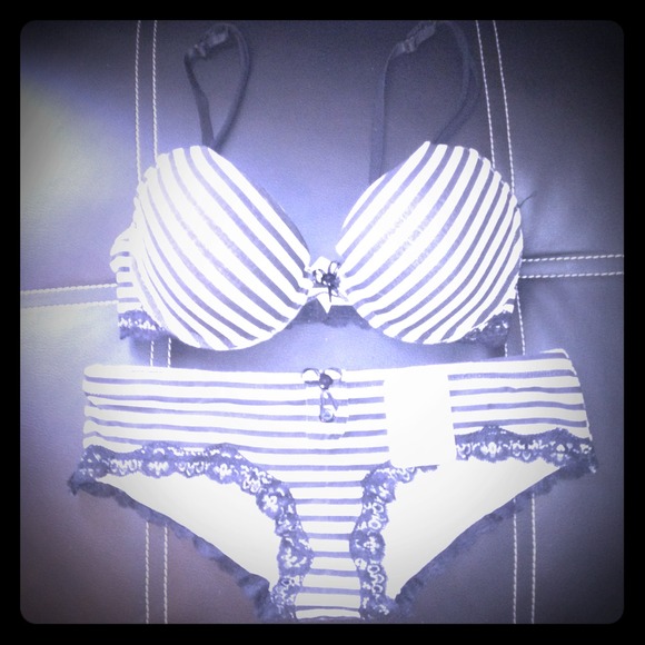 Matching Bra & Panties 😍