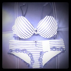 Matching Bra & Panties 😍