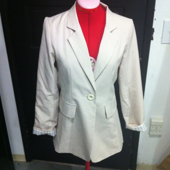 Elegant F21 Cream Boyfriend Blazer