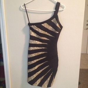 Gorgeous BEBE dress black and gold