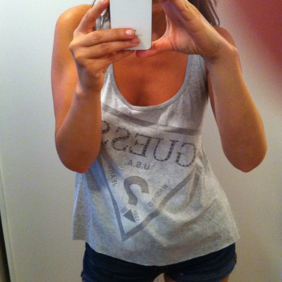 NEW Guess top SOLD