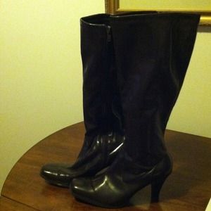 Dark brown side zipper pleather boots