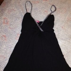 Black tank with silver lining🌟$9🌟