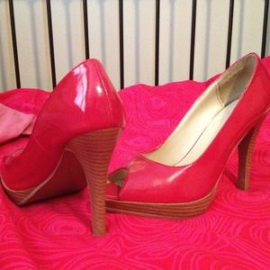 ⬇Reduced!!! Red shoes (brand Splash) 7.5