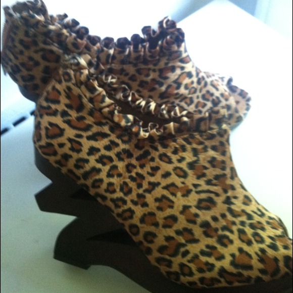 New shoes. Size 9 by Wild Rose.