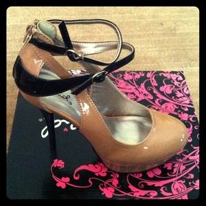 New Two tone patten leather shoe