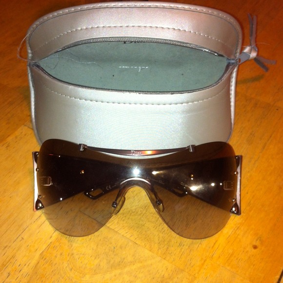 ❌SOLD ❌Christian Dior sunglasses!!