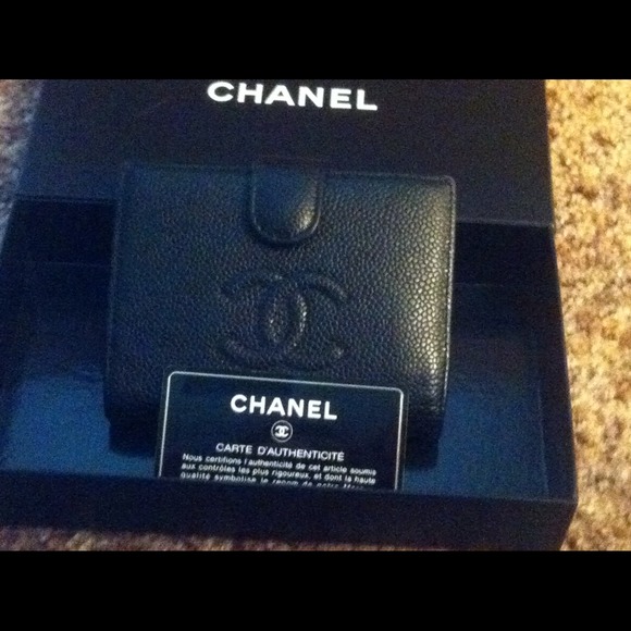 Authentic chanel cc black caviar skin L.  wallet.