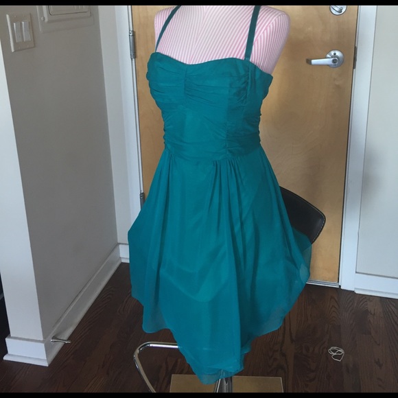 Pretty Party Dress! - Picture 4 of 4