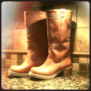 Roxy Boots