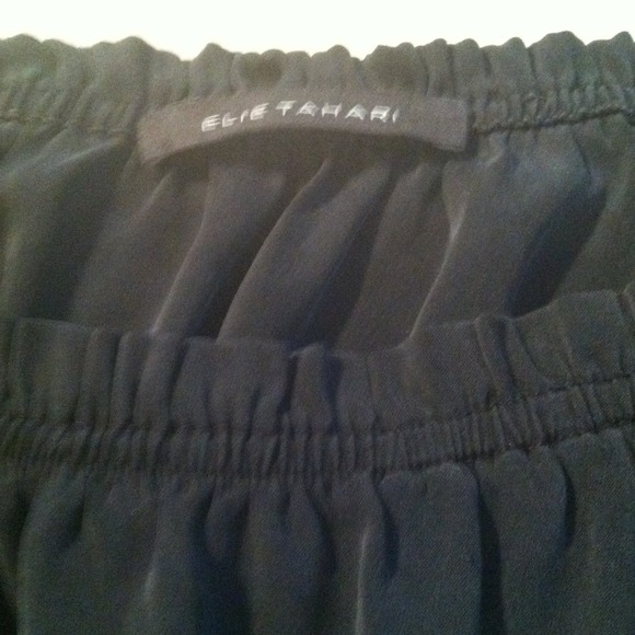 Tahari Roched Black Top - Picture 2 of 2