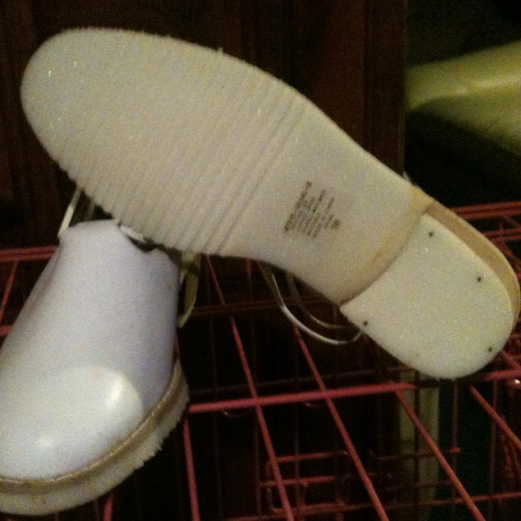 Shoes - Picture 3 of 3