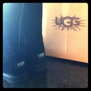 NEW NEVER WORN UGGS TALL
