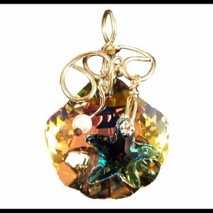 Out of the Sea Clam Shell Star Fish pendant