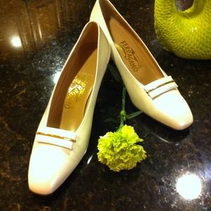 Authentic Ferragamo shoes in beige