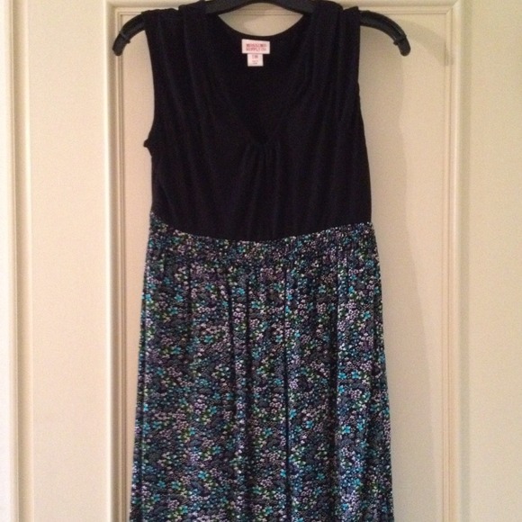 Floral&black soft:)summer dress/cover up. Size med