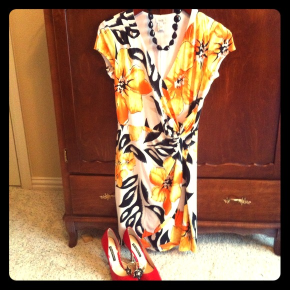 SOLD!Amazing! Cache Dress!🌟reserved