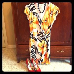 SOLD!Amazing! Cache Dress!🌟reserved