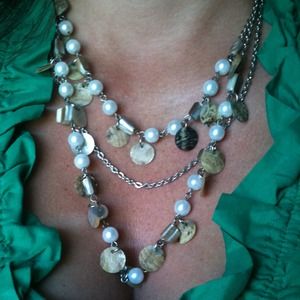 👇reduced👇3 strand pearl & mother of pearl neckl