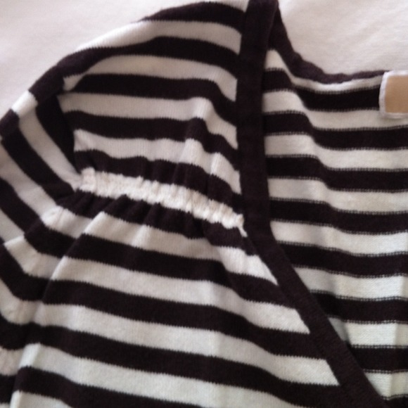 ✋SOLD✋. Michael kors Striped sweater - Picture 2 of 3