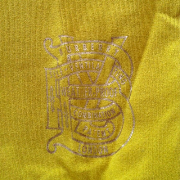 Authentic Burberry Long sleeve tee - Picture 1 of 3