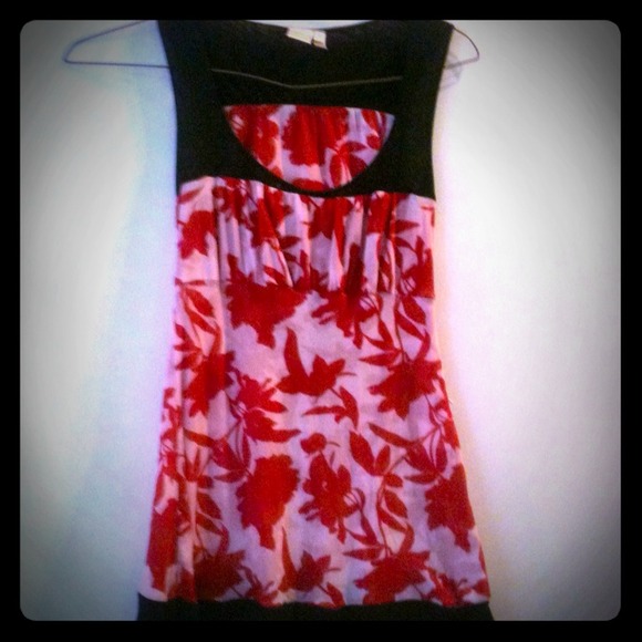 Lightweight Red & White Floral Sleeveless Long Top