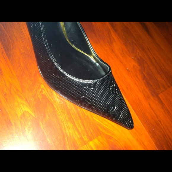 Pumps - Picture 2 of 4