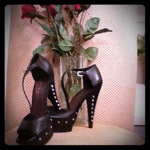 Jessica Simpson Shoes - Jessica Simpson 3inch heels Jessica Simpson Shoes - Jessica Simpson 3inch heels