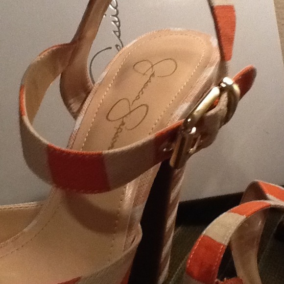 Like brand new Jessica Simpson platform pumps - Picture 4 of 4