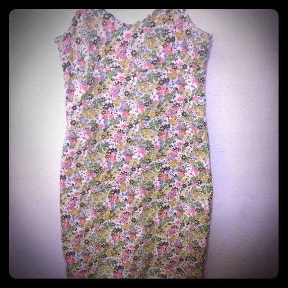 Reduced! Floral strapped sundress