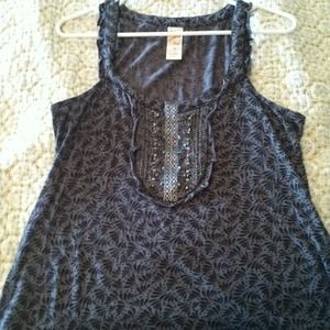 XXHolDXX Embellishes Tank