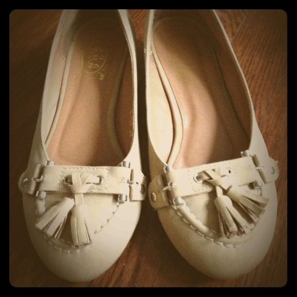 **SOLD**Tan Loafers @iheartnoah