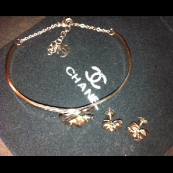 ⛔Sold⛔14k Rose Gold Plated Bracelet & Earring Set - Picture 3 of 4