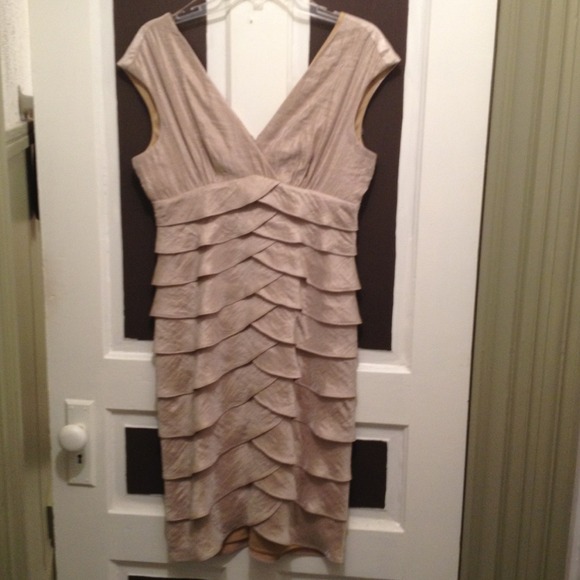 **Reserved** @naenae79 Shiny beige party dress