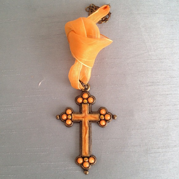 💢SOLD💢Orange cross necklace