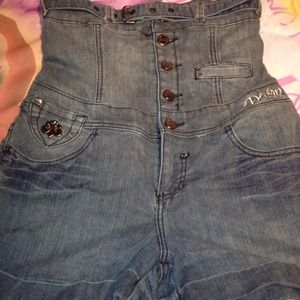 Dereon high rise shorts😃 reserved for @nessag