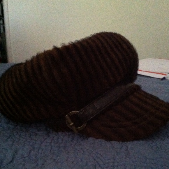 Nine west brown winter hat excellent condition
