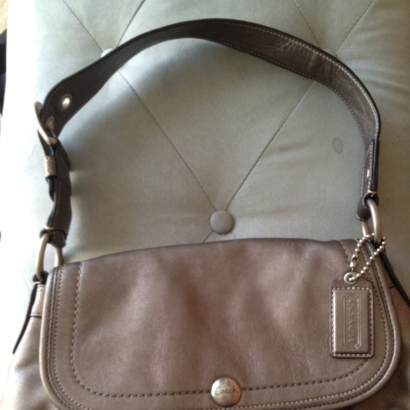 Authentic😍gorgeous coach pewter leather handbag - Picture 3 of 4