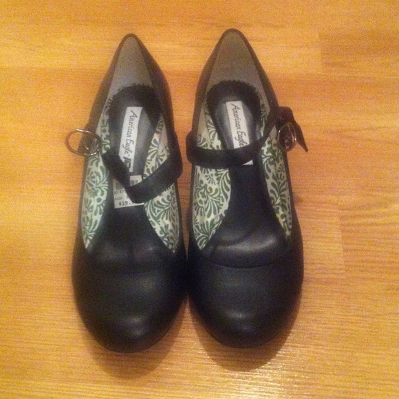 Bundle black heels and black anxiety sweater.