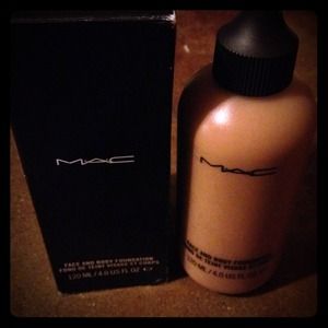 Mac face & body foundation (N5)