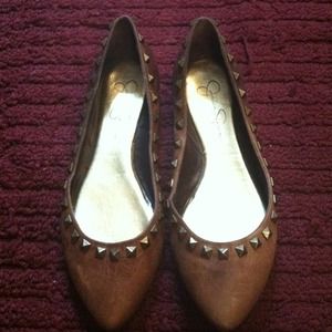 Jessica Simpson brown leather with gold stud flats